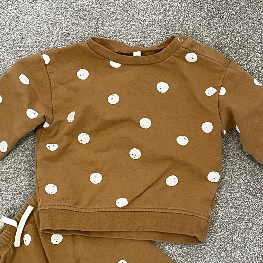 Quincy Mae Golden Long-sleeve Fleece Top and Pants Set - Picture 2 of 6